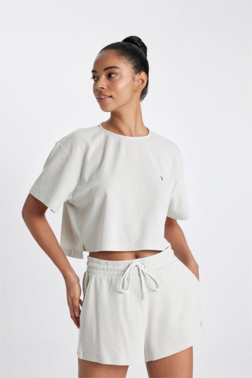 Kadın Açık Gri Cropped Fıt Bisiklet Yaka Sporcu Ribana Kısa Kollu Tişört