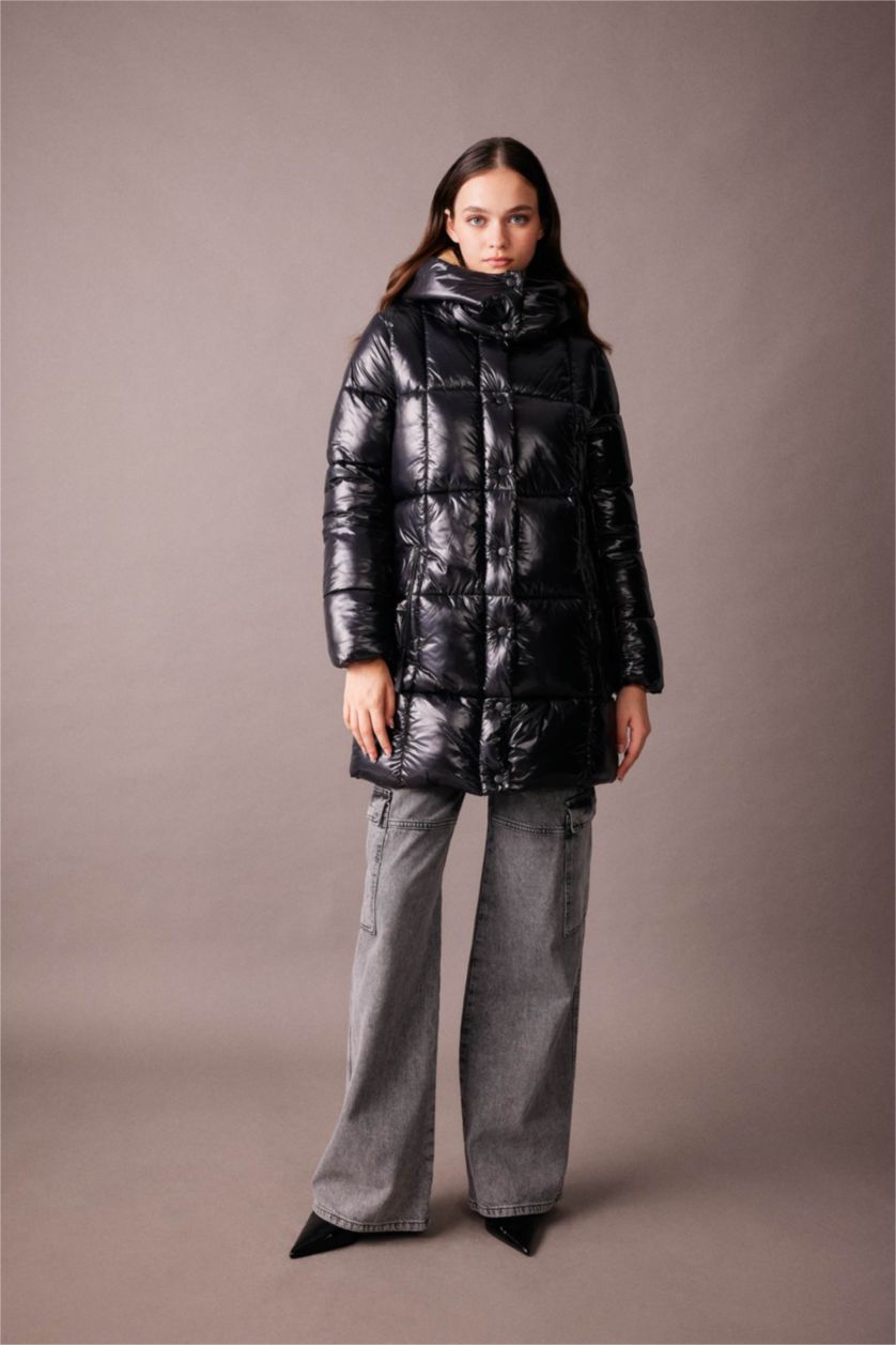 نساء أسود جاكيت نفخ طويل قصة عادية بغطاء للرأس مقاوم للماء