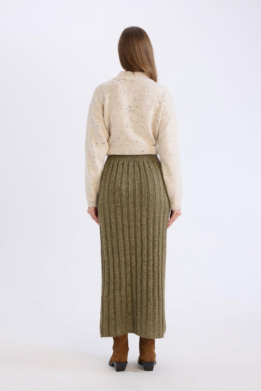 نساء كاكي فاتح تنورة طولية قصة عادية