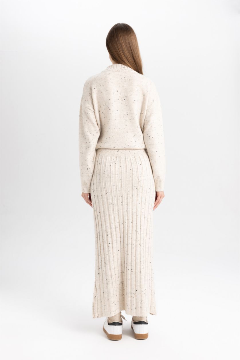 Kadın Ekru Regular Fit Beli Lastikli Basic Düz Maxi Triko Etek