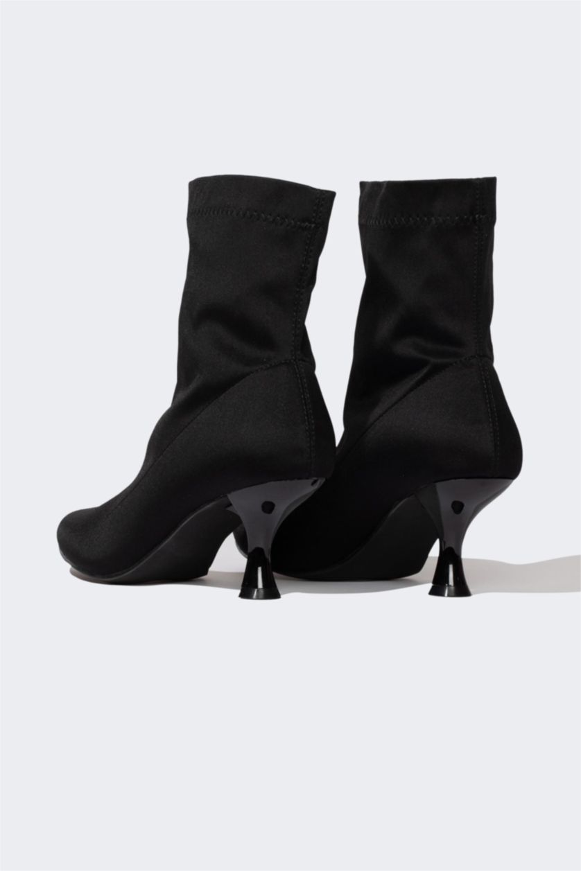 نساء أسود بوت نسائي بكعب عالي