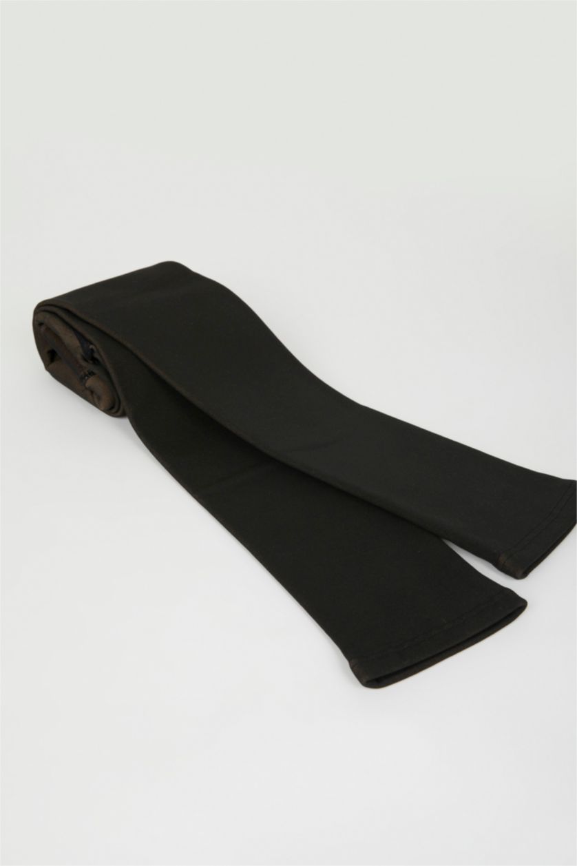 حريمي أسود بنطلون حراري سليم فيت من Fall in Love