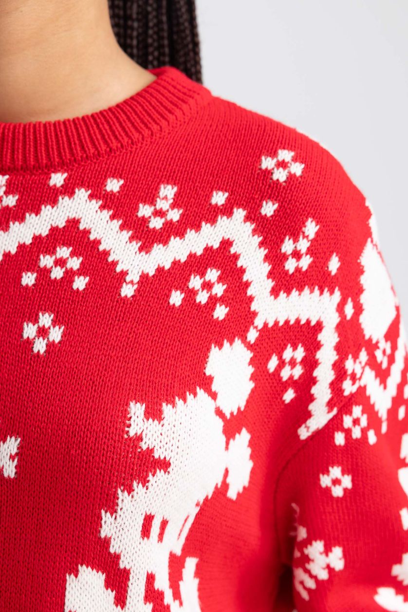 WOMAN Red Disney Mickey & Minnie Christmas Themed Knit Pullover