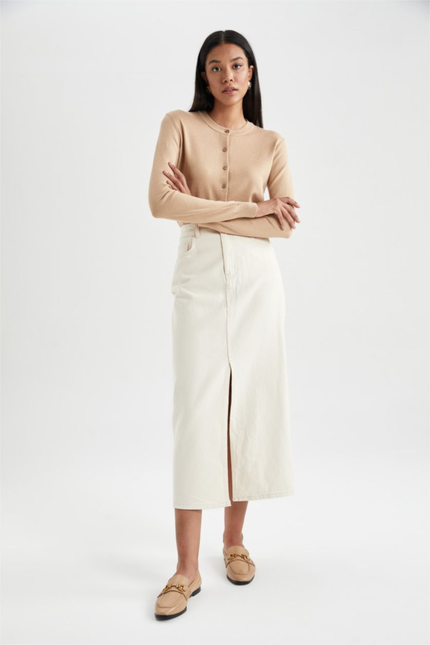 FEMME Beige Cardigan Coupe Slim à col rond