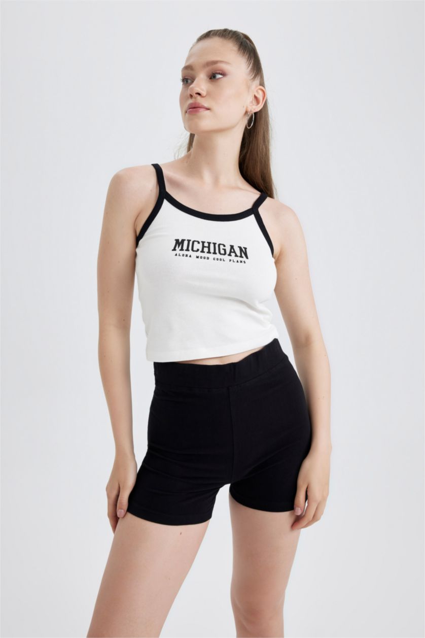 نساء اوف وايت كروب توب مخصر بطبعة شعار