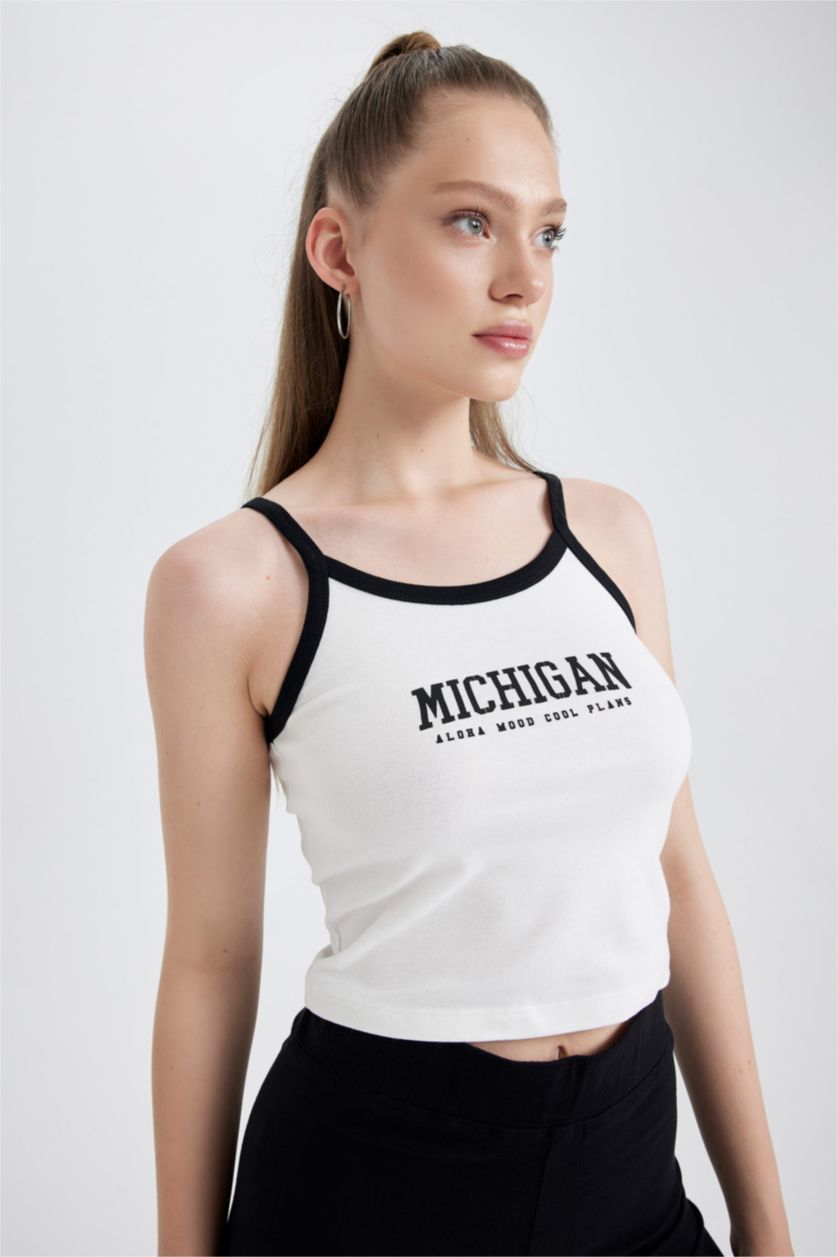 نساء اوف وايت كروب توب مخصر بطبعة شعار