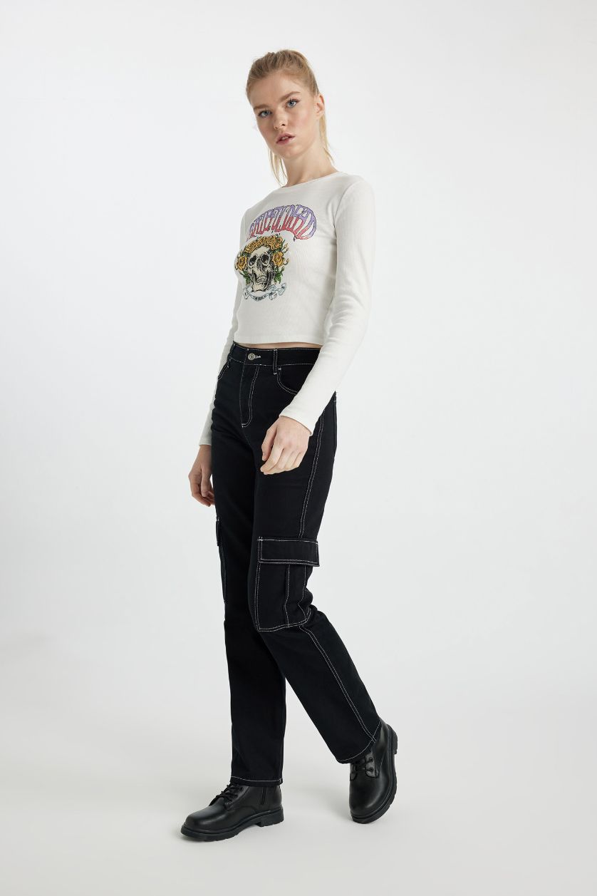 Woman Black Straight Fit Cargo Gabardine Trousers
