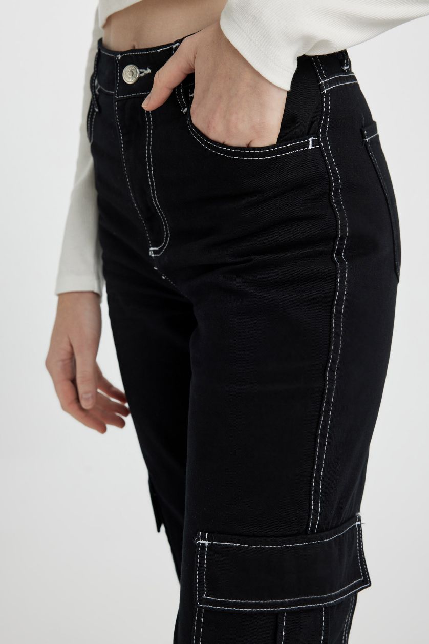 Woman Black Straight Fit Cargo Gabardine Trousers