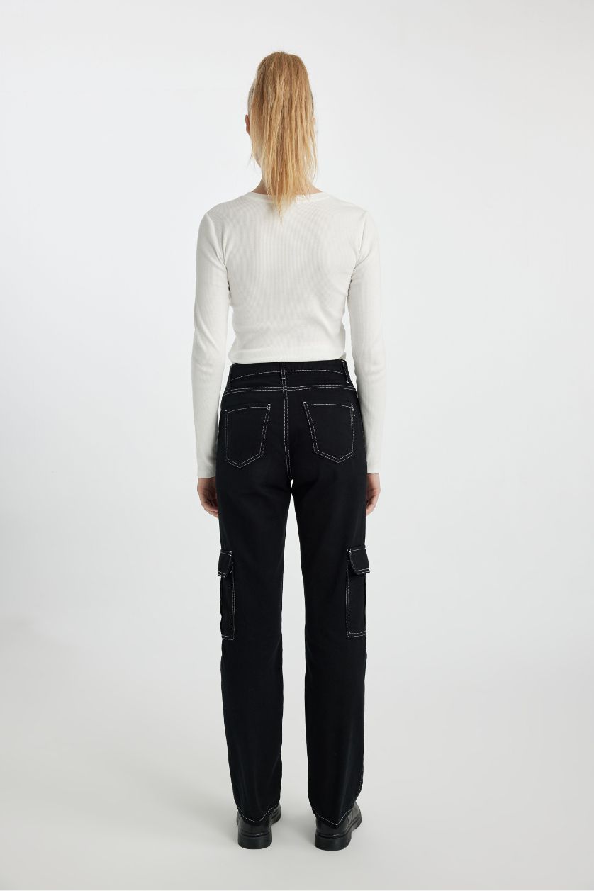 Woman Black Straight Fit Cargo Gabardine Trousers