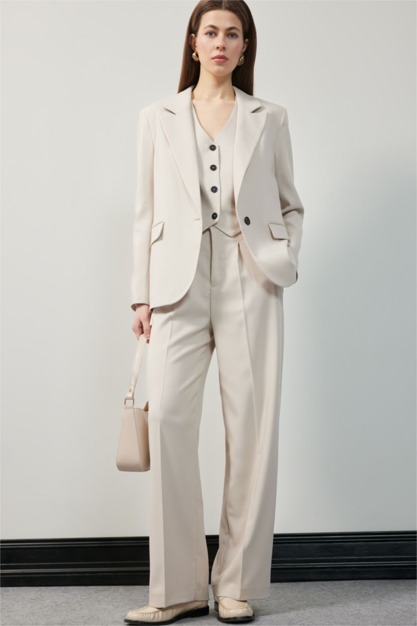 Woman Beige Oversize Fit Buttoned Basic Blazer