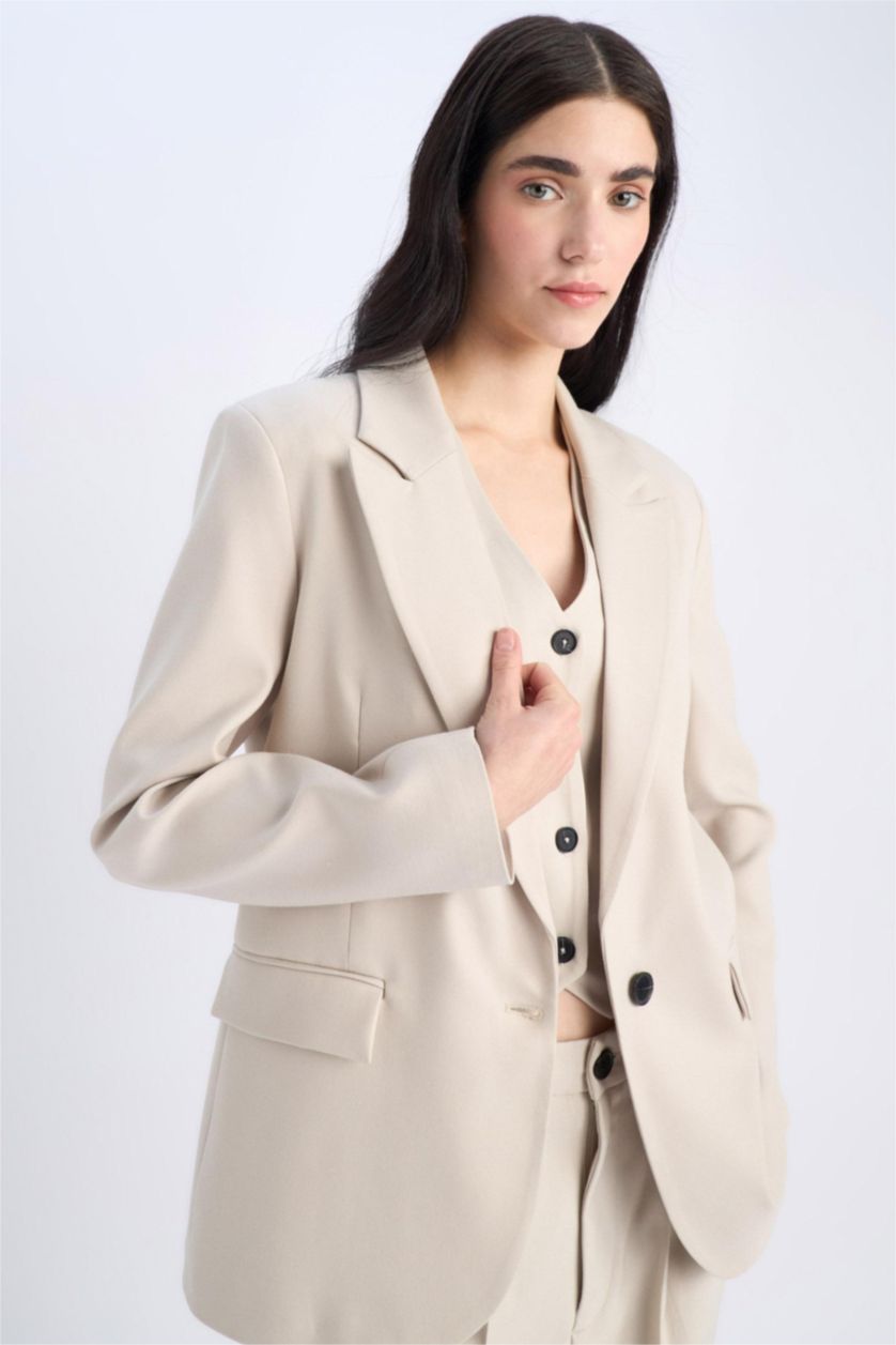 Woman Beige Oversize Fit Buttoned Basic Blazer