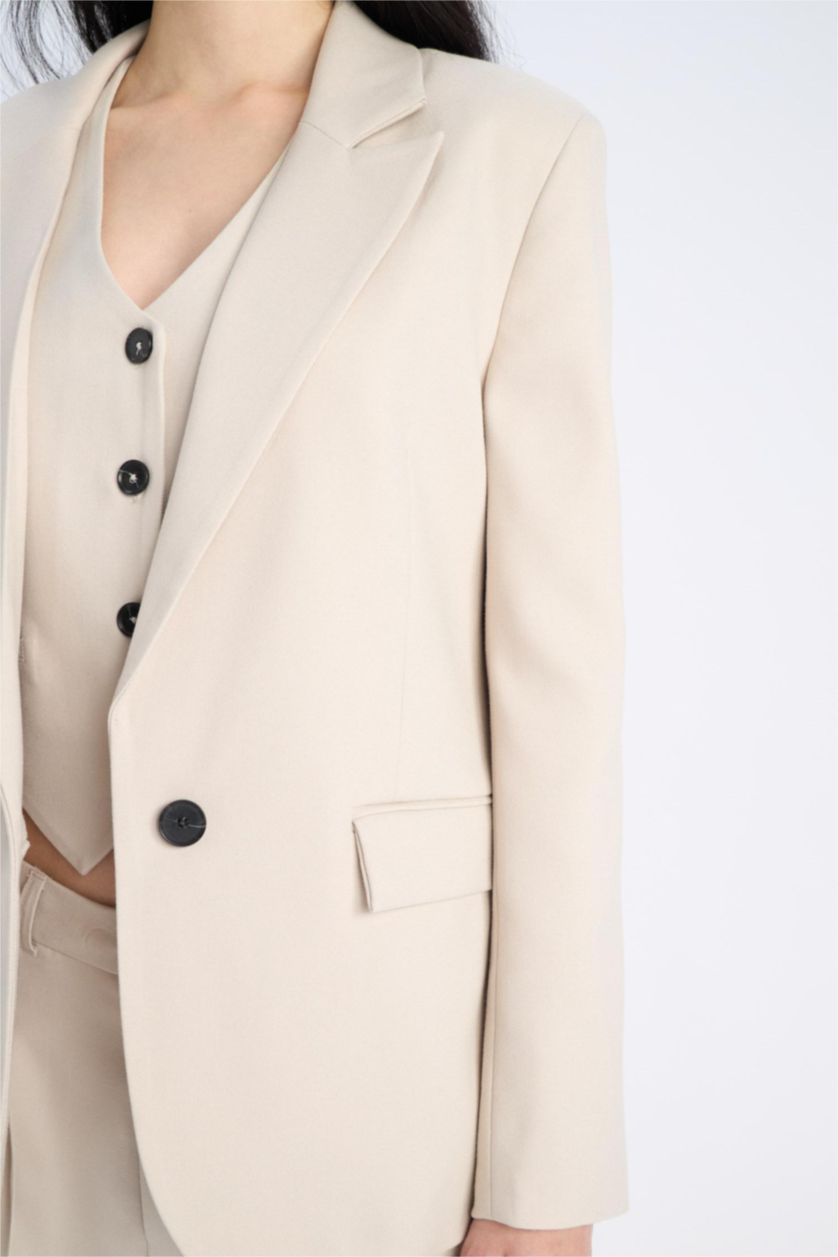 Woman Beige Oversize Fit Buttoned Basic Blazer