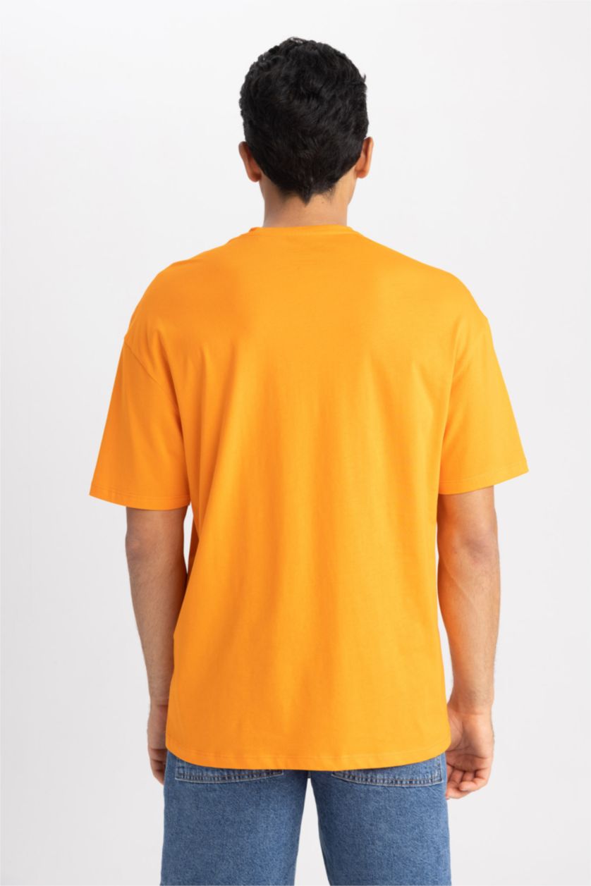 رجالي برتقالي تي شيرت بقصة مريحة مطبوع برقبة مستديرة