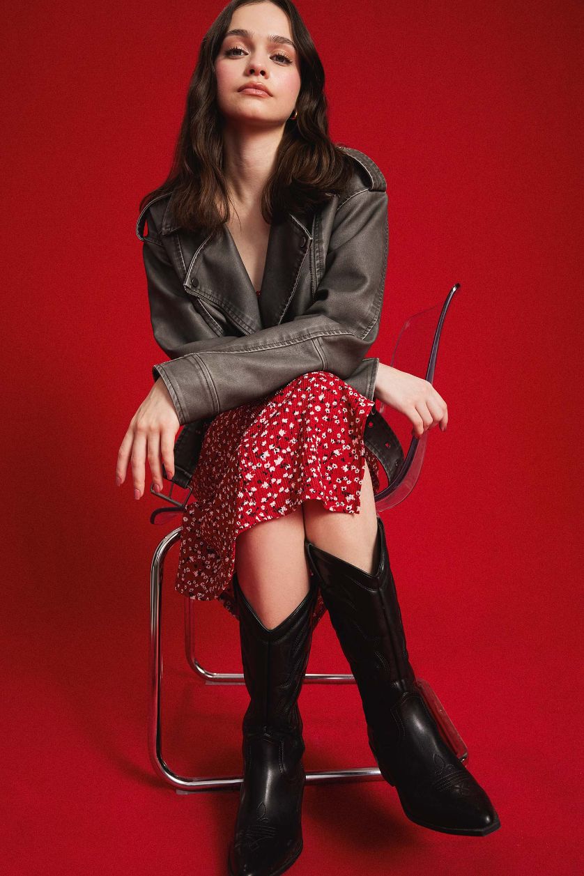 Kadın Gri Relax Fit Suni Deri Ceket Mont Kruvaze Yaka Kemerli Fermuarlı