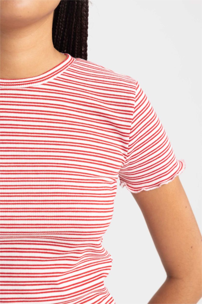 Kadın Kırmızı Slım Fıt Bisiklet Yaka Kısa Kollu Tişört