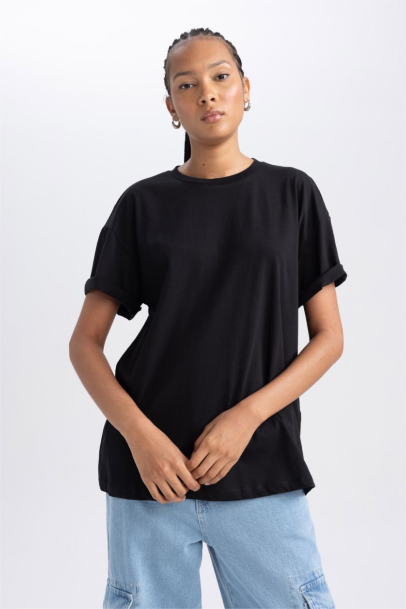 Woman Black Oversize Fit Crew Neck Short Sleeve T-Shirt
