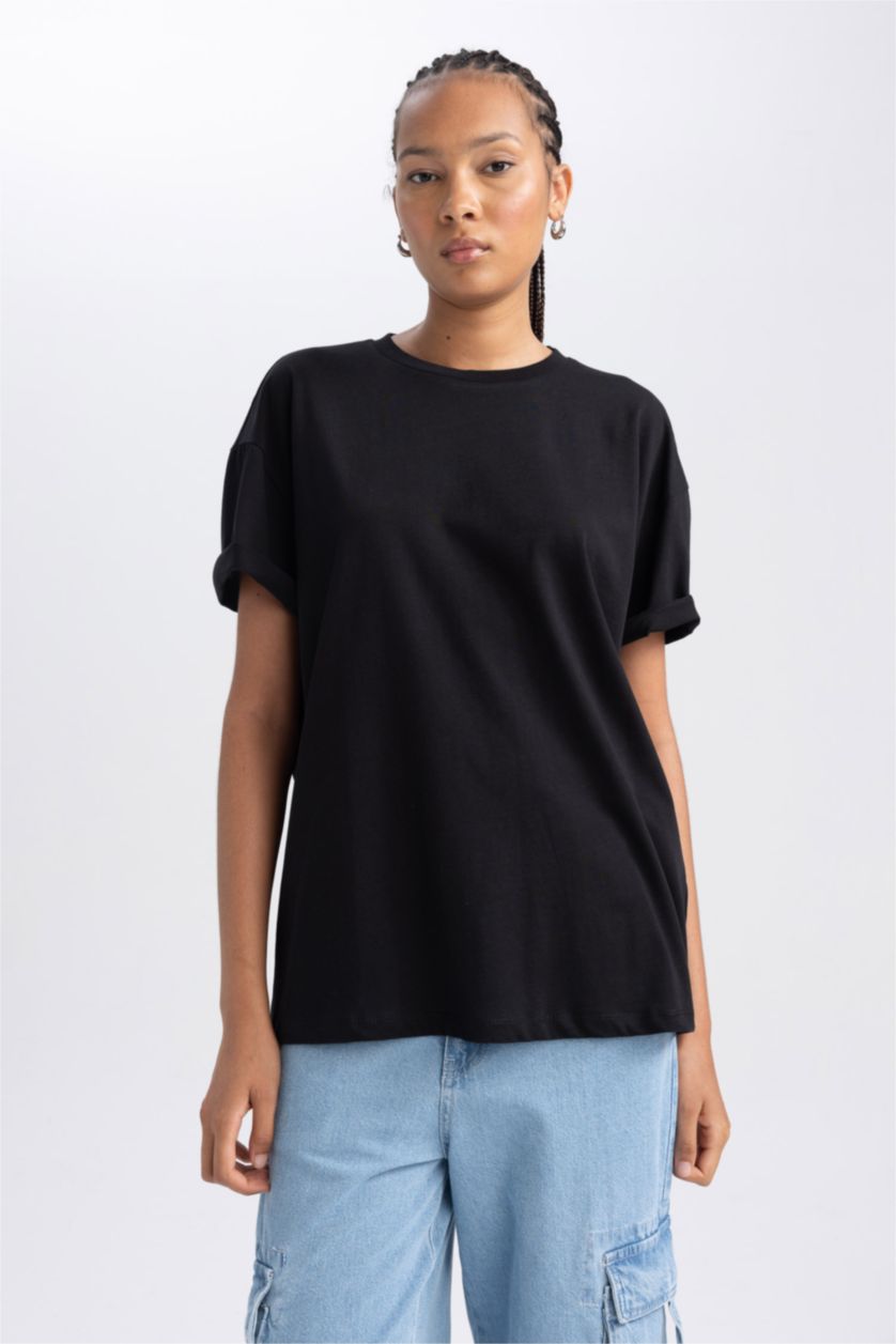 Woman Black Oversize Fit Crew Neck Short Sleeve T-Shirt