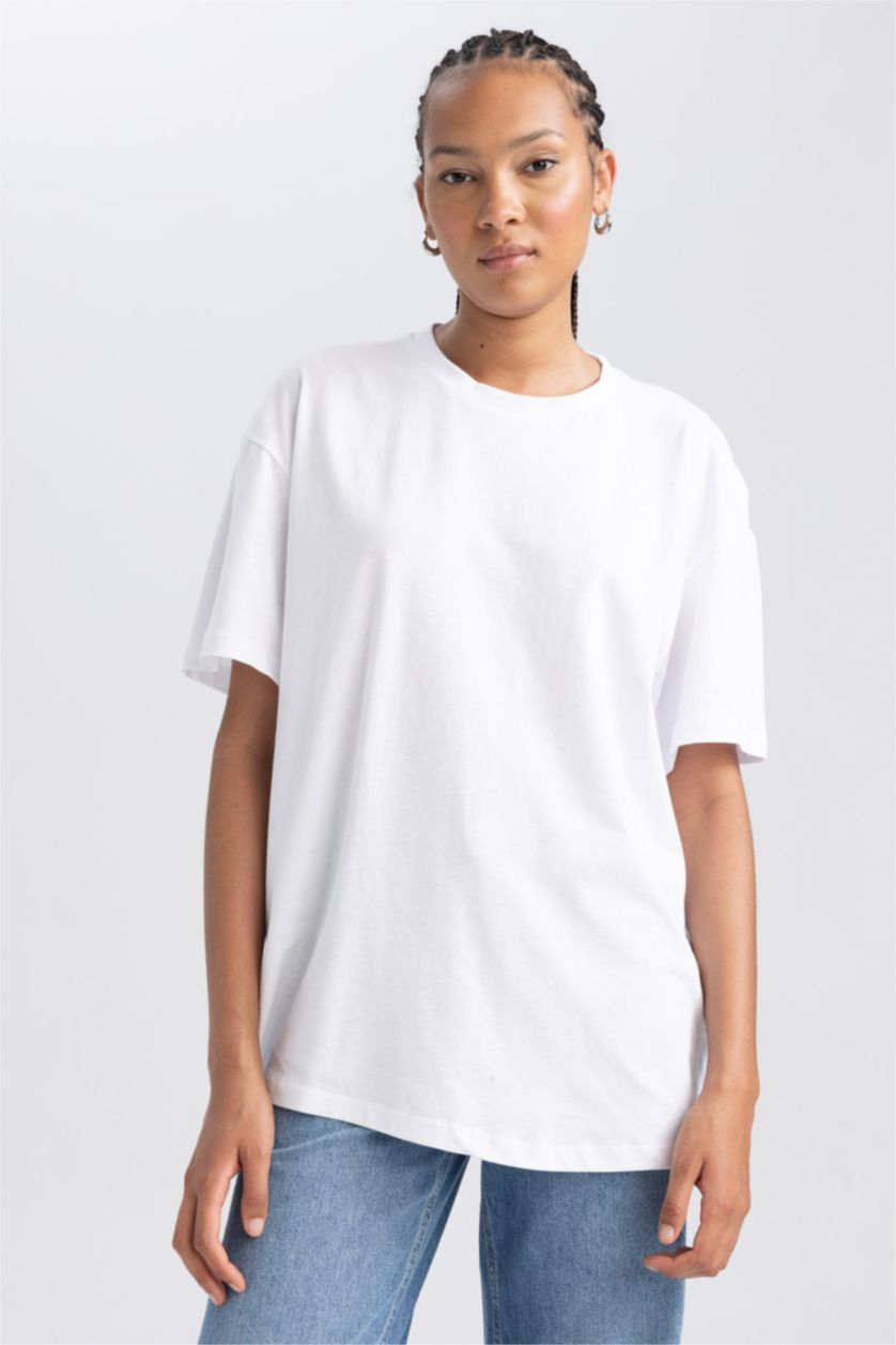 Woman White Oversize Fit Crew Neck Short Sleeve T-Shirt