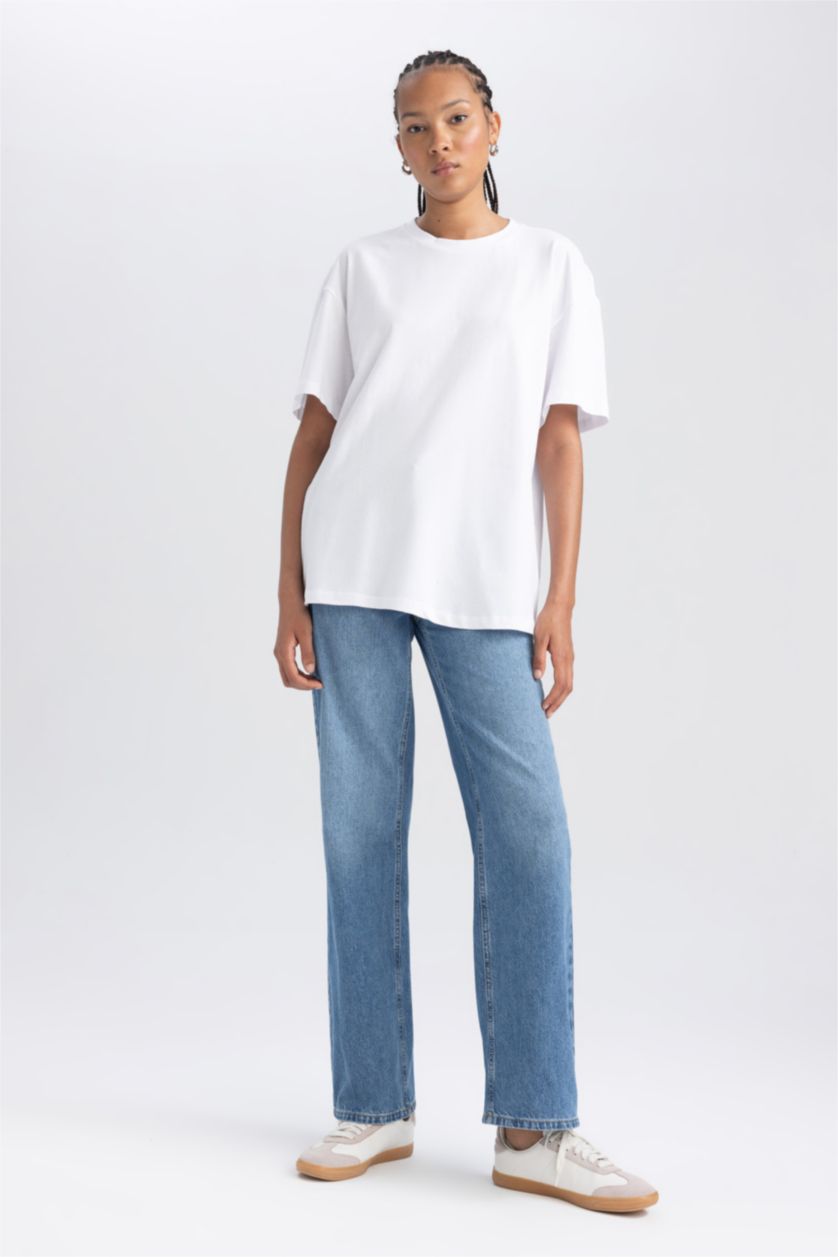 Woman White Oversize Fit Crew Neck Short Sleeve T-Shirt