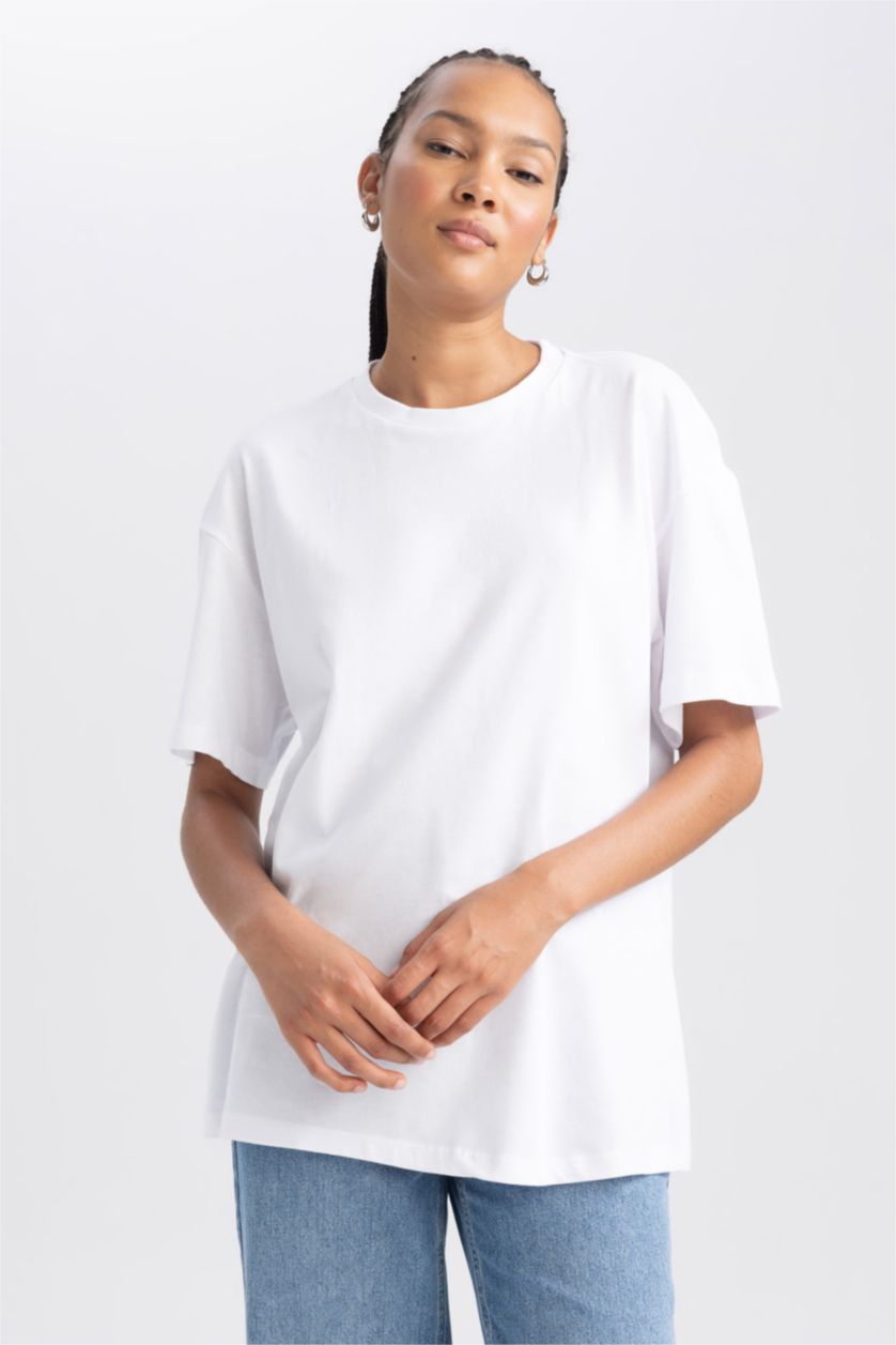 Woman White Oversize Fit Crew Neck Short Sleeve T-Shirt