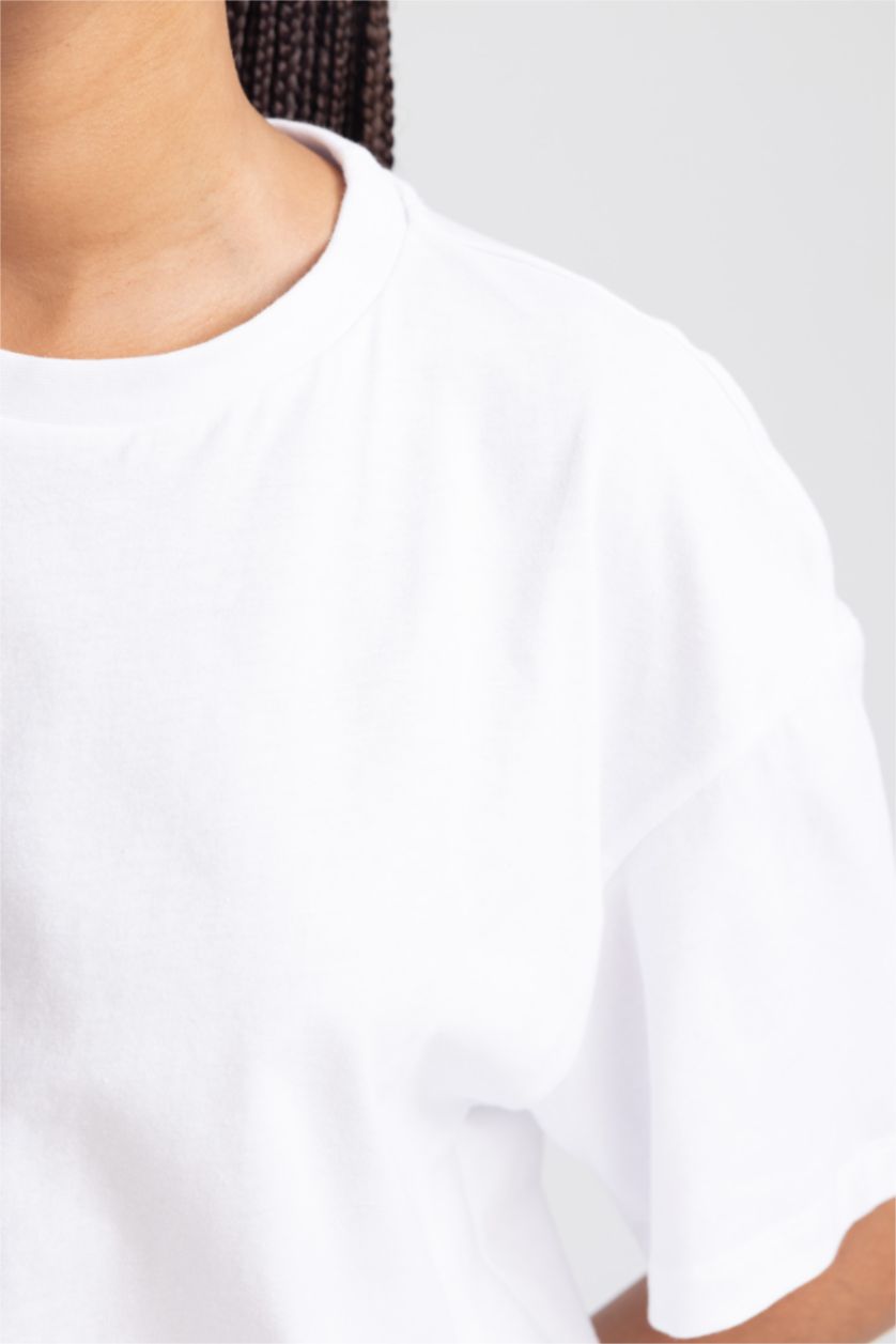 Woman White Oversize Fit Crew Neck Short Sleeve T-Shirt