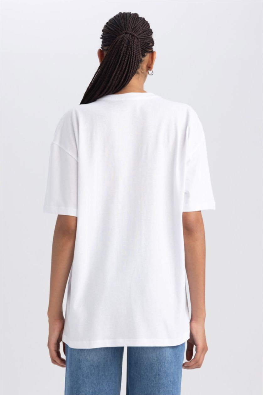 Woman White Oversize Fit Crew Neck Short Sleeve T-Shirt
