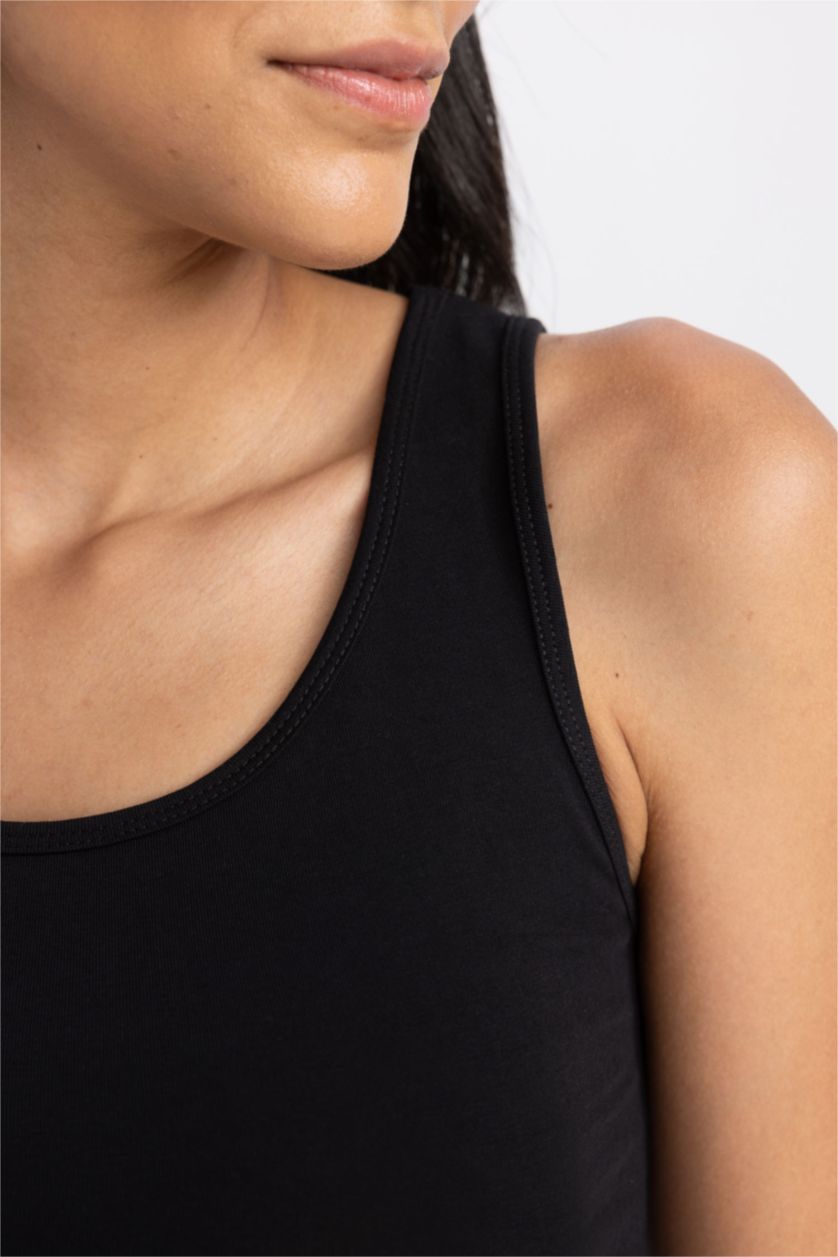 Woman Black Slim Fit Tank Top