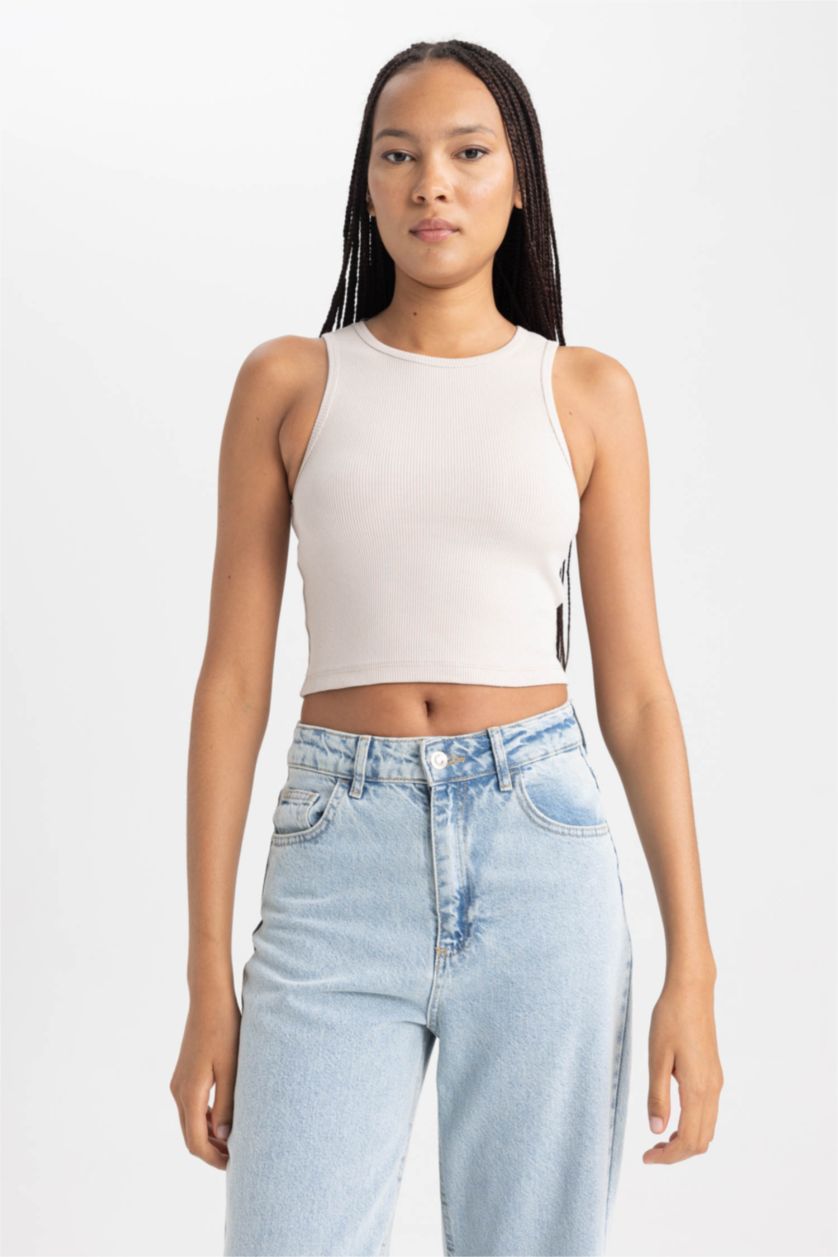 Kadın Bej Fıtted Halter Yaka Atlet