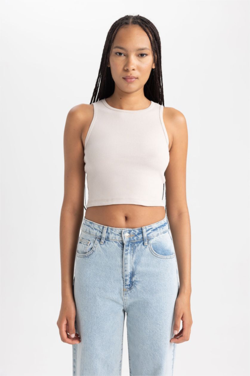 Kadın Bej Fıtted Halter Yaka Atlet