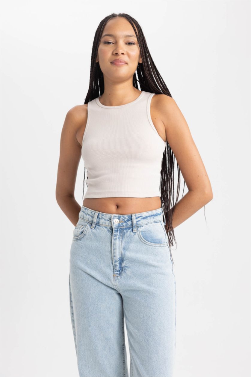 Kadın Bej Fıtted Halter Yaka Atlet