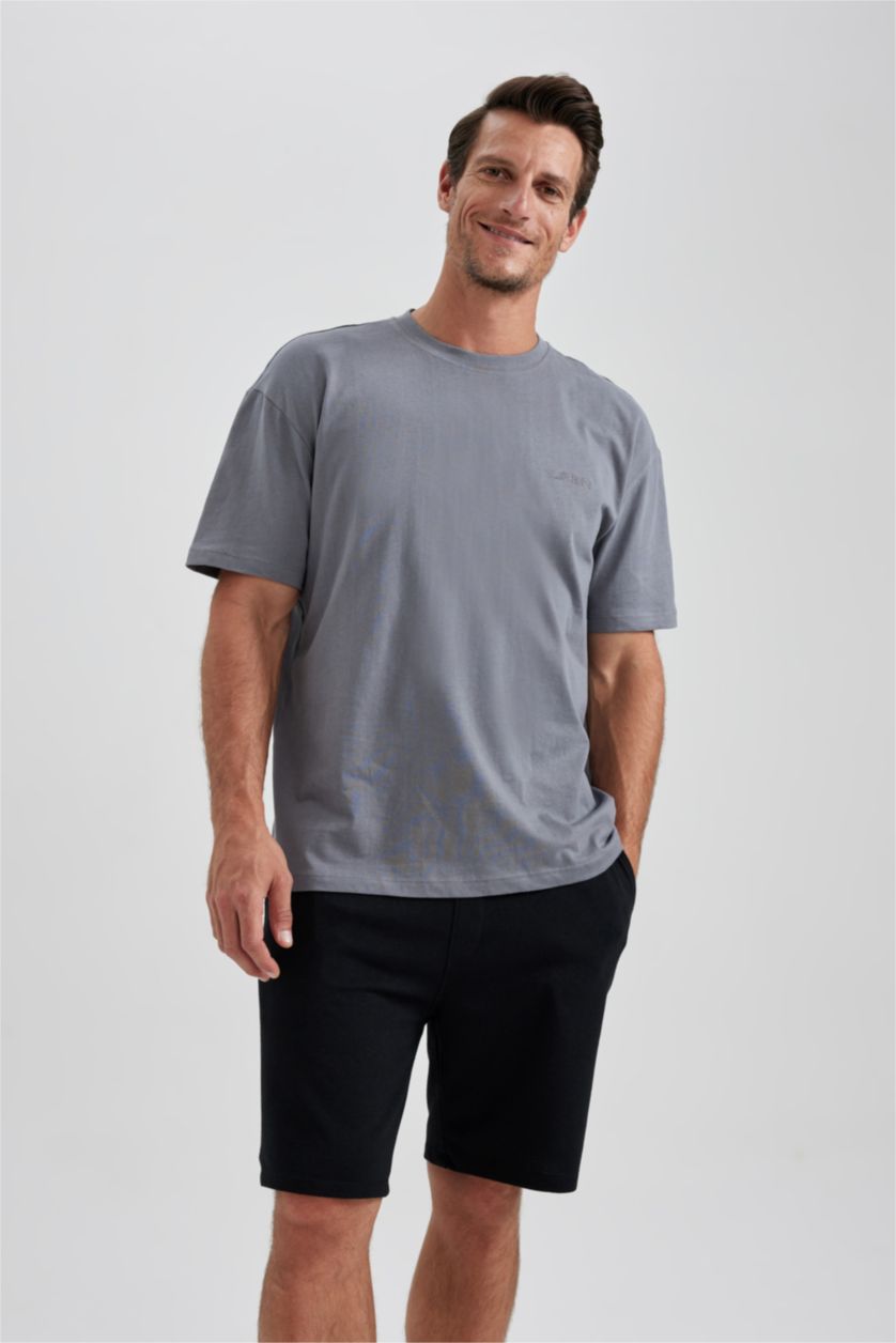 Erkek Gri %100 Pamuk Oversize Geniş Kalıp Bisiklet Yaka Basic Düz Kısa Kollu Tişört