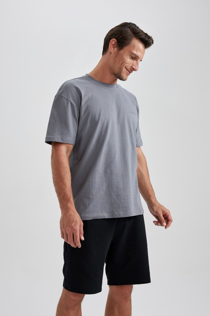 Erkek Gri %100 Pamuk Oversize Geniş Kalıp Bisiklet Yaka Basic Düz Kısa Kollu Tişört