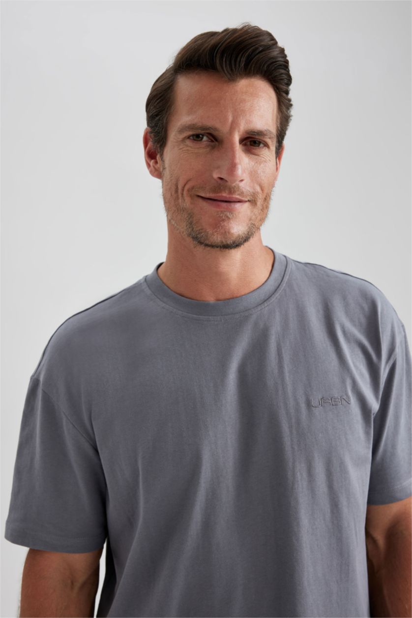 Erkek Gri %100 Pamuk Oversize Geniş Kalıp Bisiklet Yaka Basic Düz Kısa Kollu Tişört