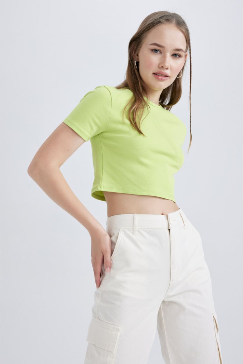 Kadın Açık Yeşil Fıtted Pamuklu Kısa Kollu Tişört