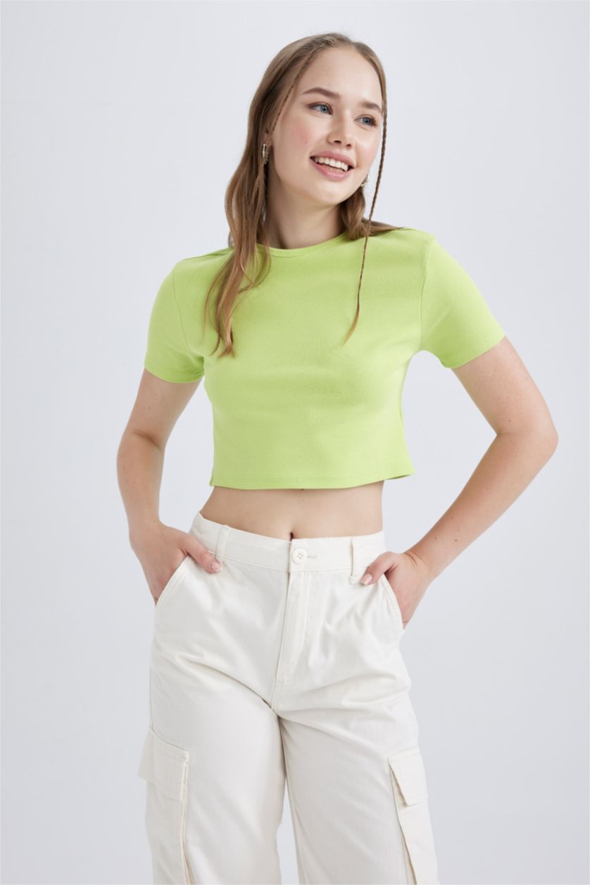 Kadın Açık Yeşil Fıtted Pamuklu Kısa Kollu Tişört