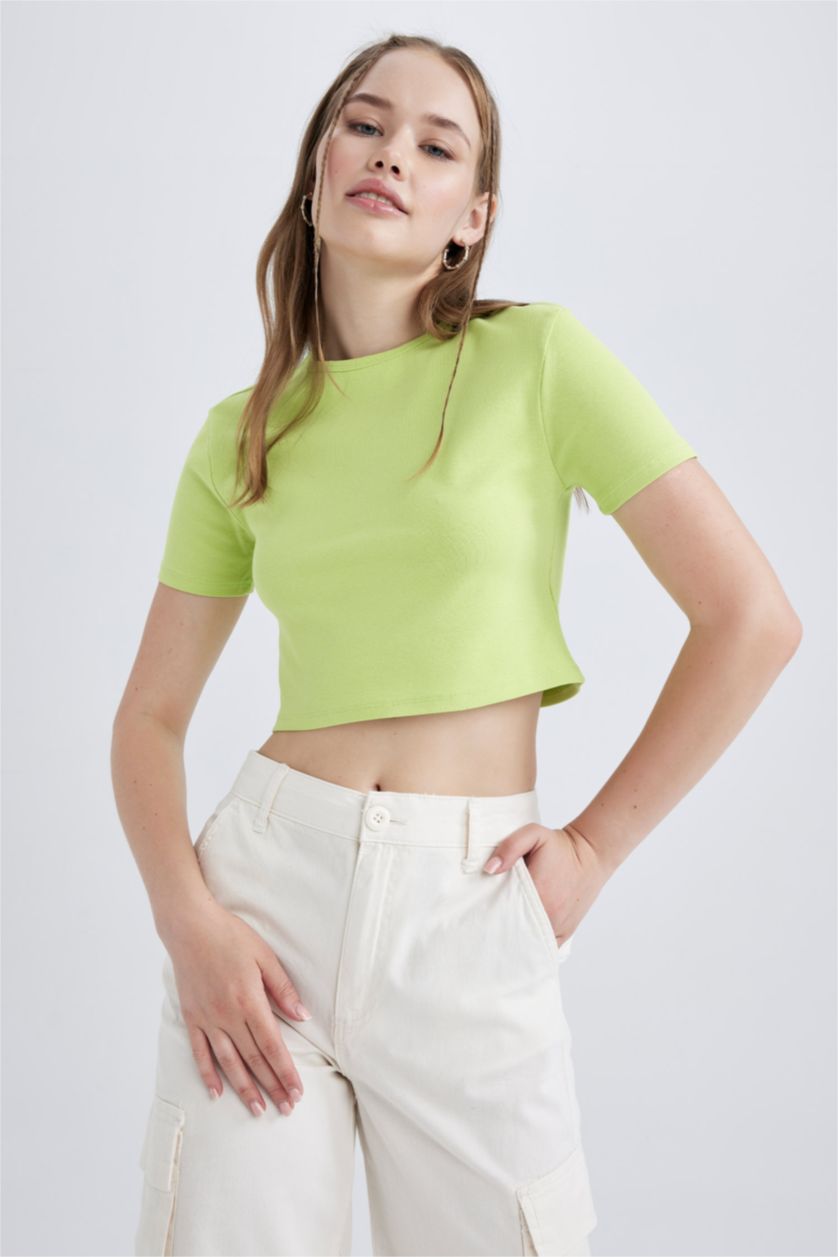 Kadın Açık Yeşil Fıtted Pamuklu Kısa Kollu Tişört