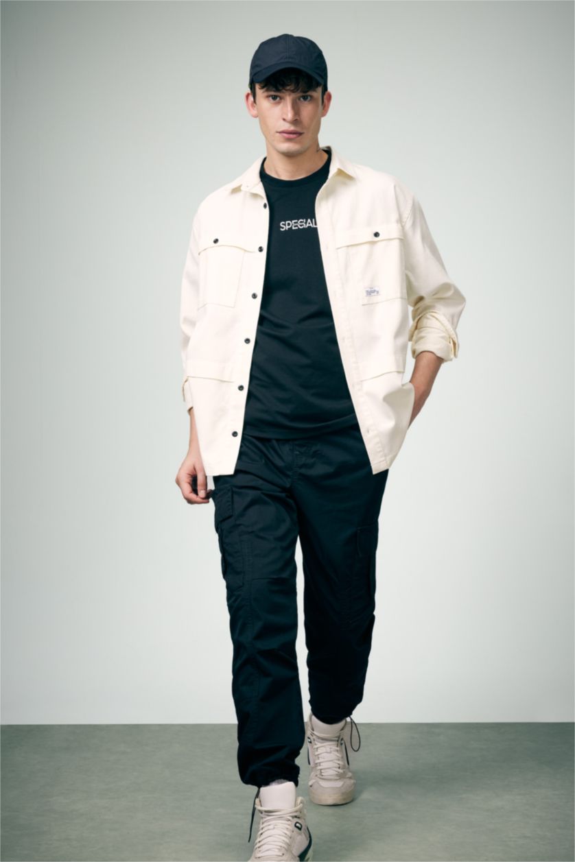 رجالي بيج فاتح جاكيت قميص قطن قصة مريحة بثلاثة جيوب