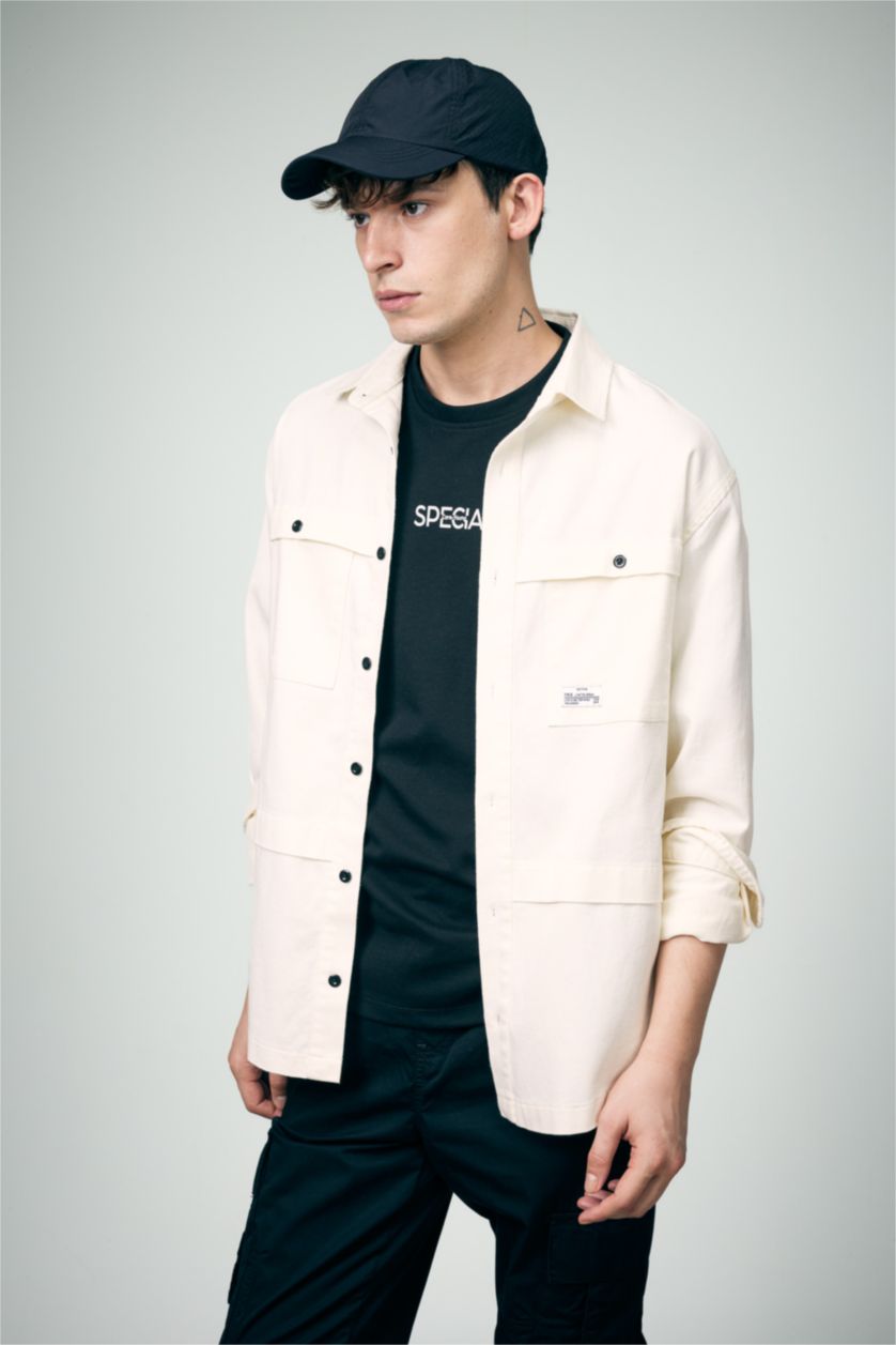 رجالي بيج فاتح جاكيت قميص قطن قصة مريحة بثلاثة جيوب