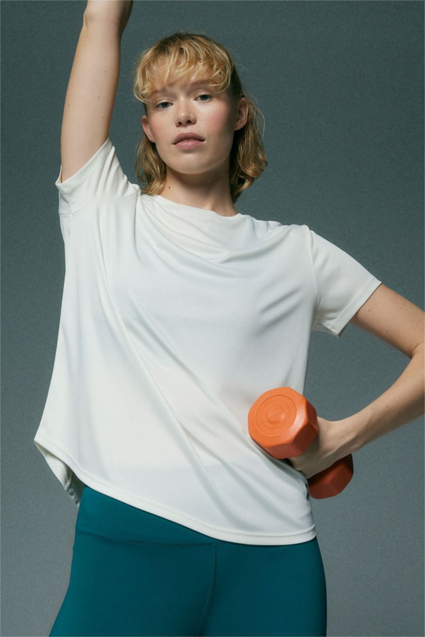 FEMME Beige T-Shirt de sport à manches courtes et col rond