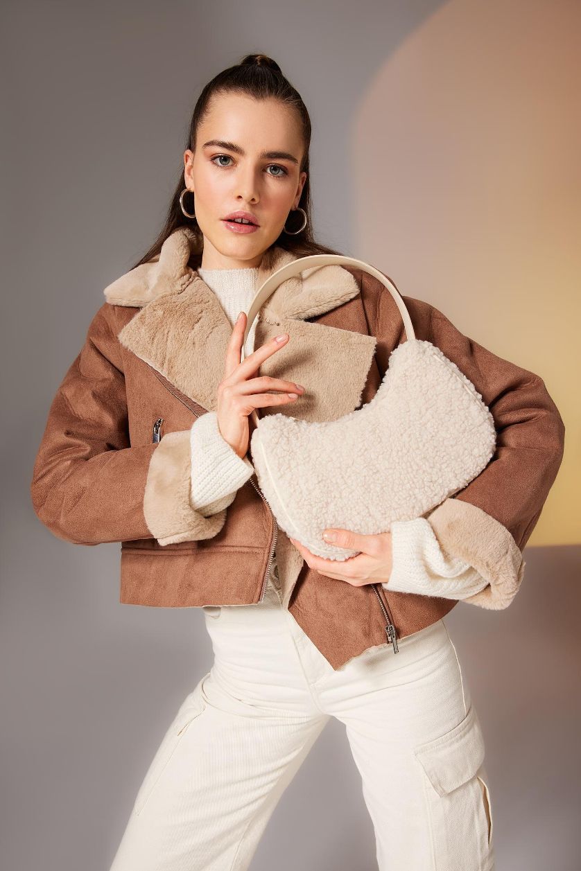 Kadın Bej Kadın El Pelüş Çantası