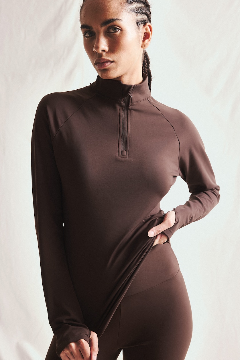 نساء بني Standard Fit Long Sleeve T-Shirt