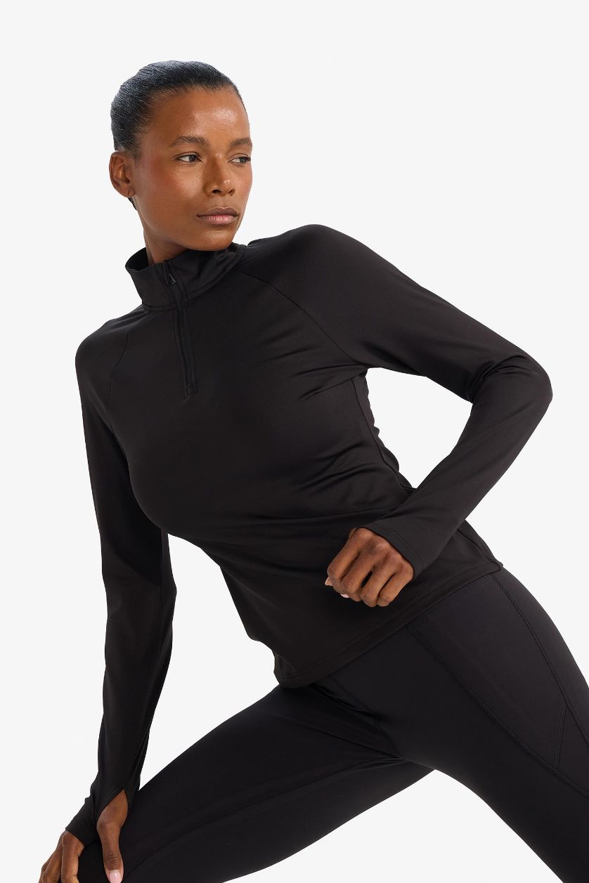 Kadın Siyah Warmtech Standart Fit Dik Yaka Fermuarlı İçi Yumuşak Tüylü Sporcu Uzun Kollu Tişört