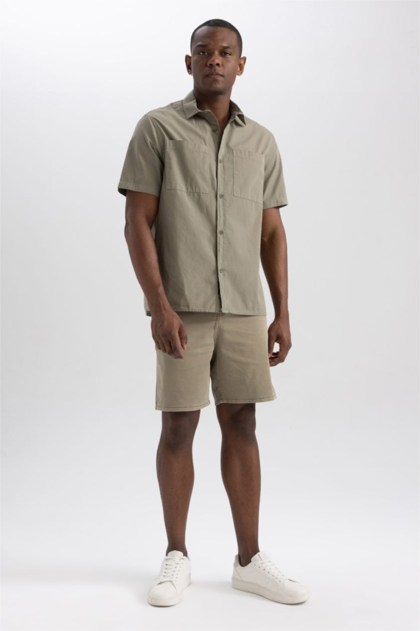 رجال كاكي برمودا قصة فضفاضة