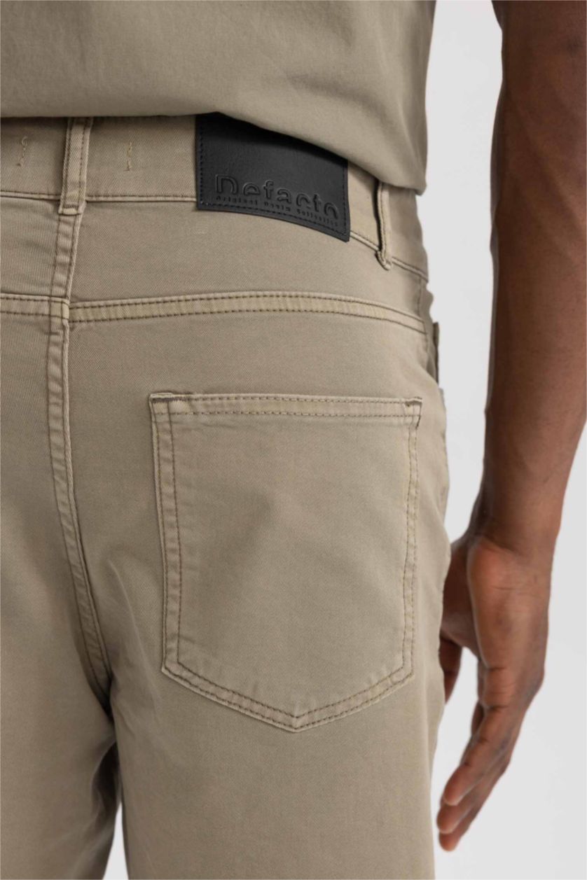 رجال كاكي برمودا قصة فضفاضة