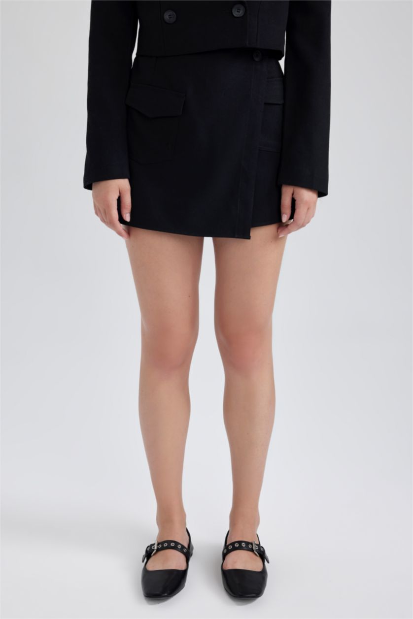 Женщины Черный Шорты стандартного кроя для женщин