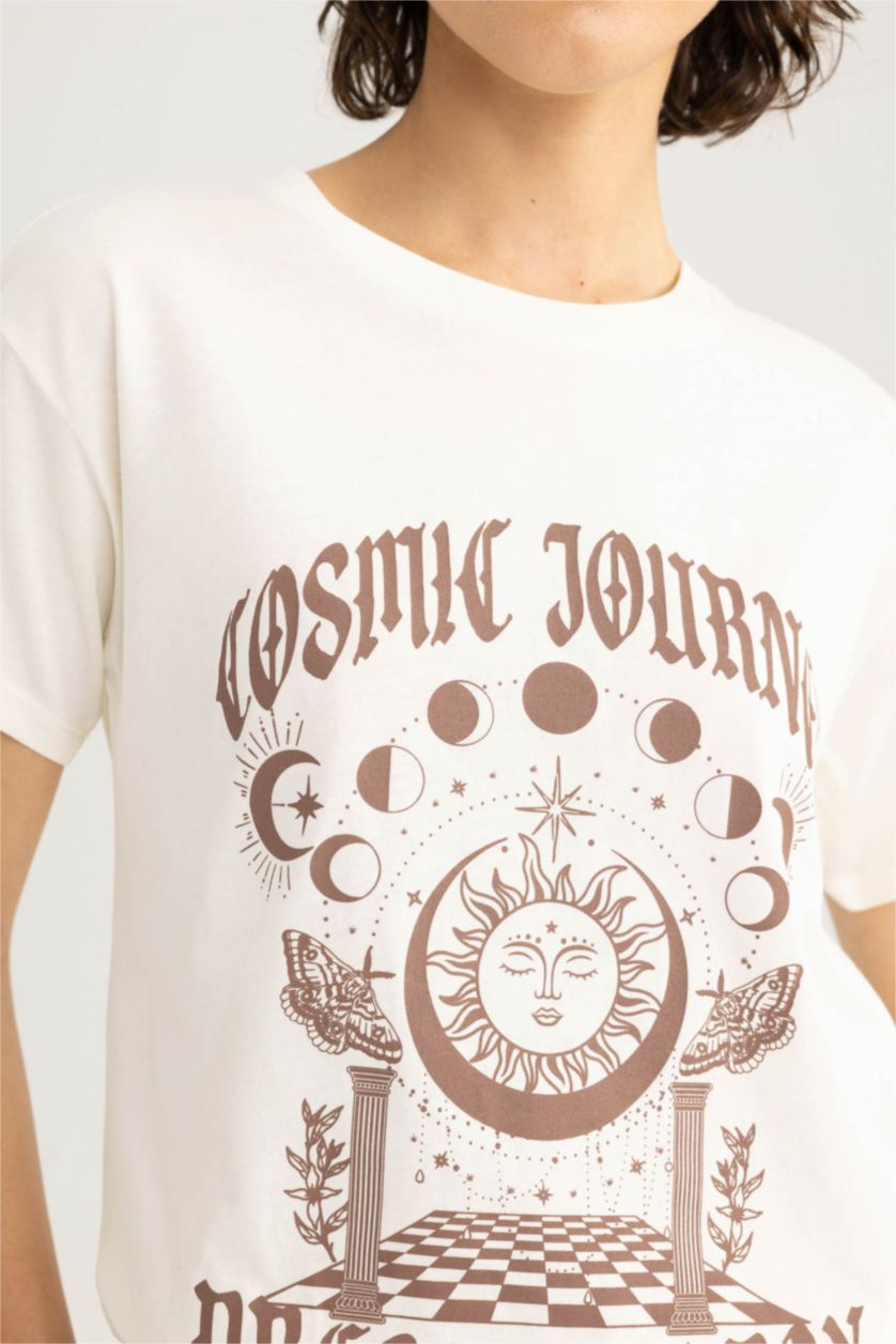 Kadın Ekru Regular Fit Bisiklet Yaka Baskılı Kısa Kollu %100 Pamuk Tişört