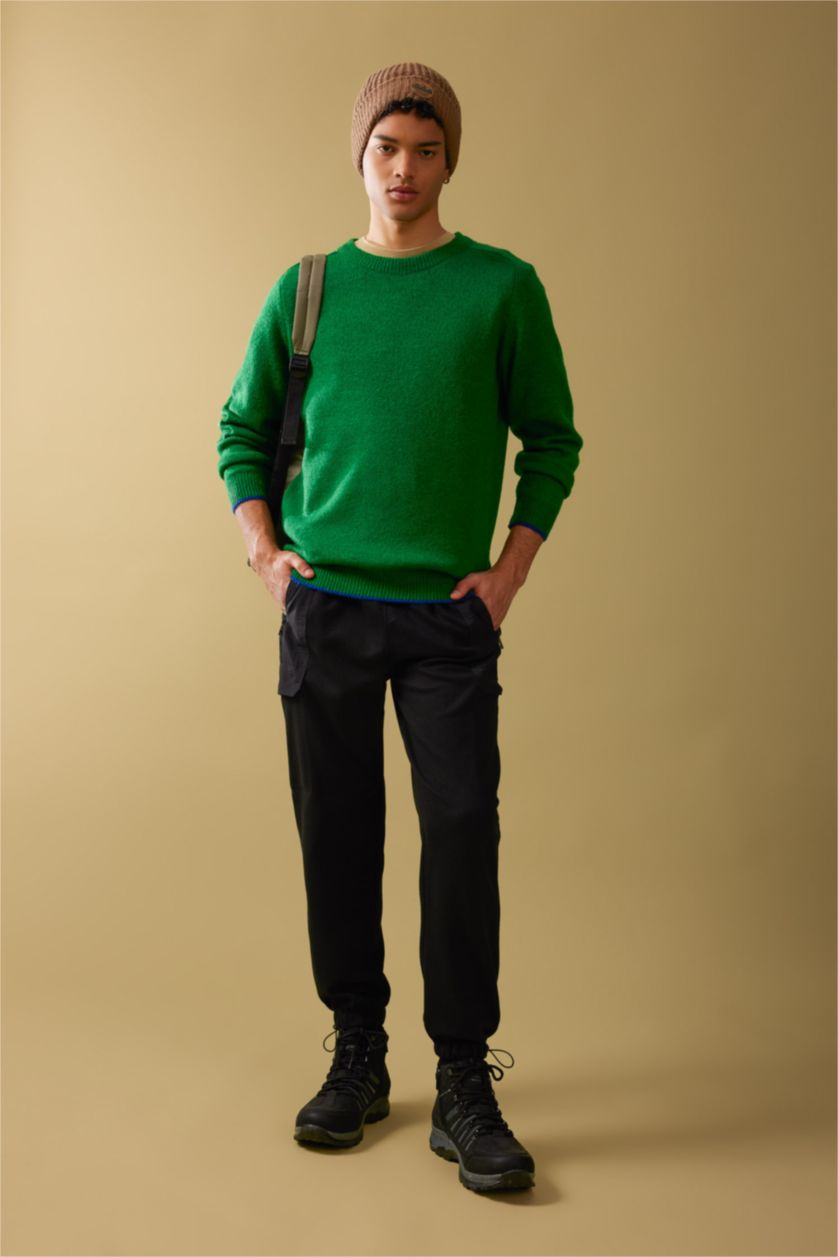 MAN Green Standard Fit Crew Neck Basic Knitted Pullover