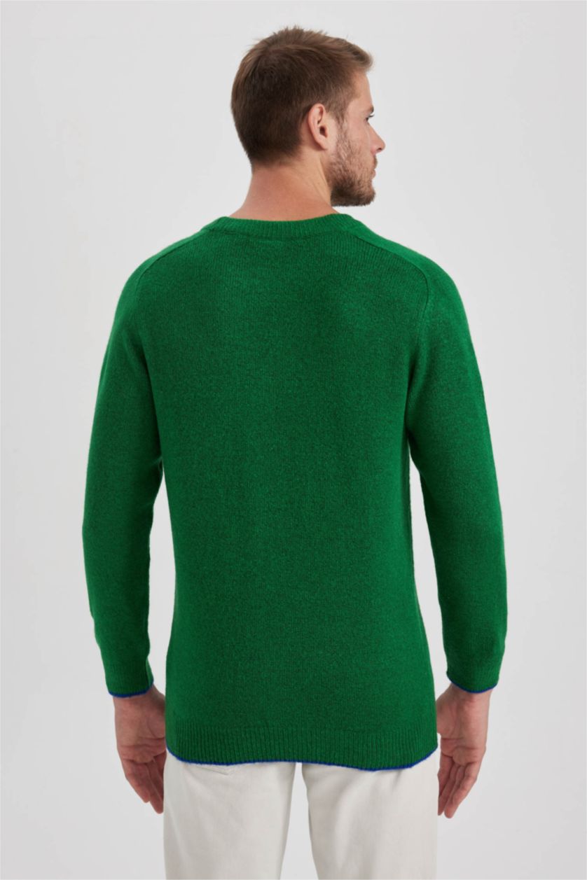 MAN Green Standard Fit Crew Neck Basic Knitted Pullover