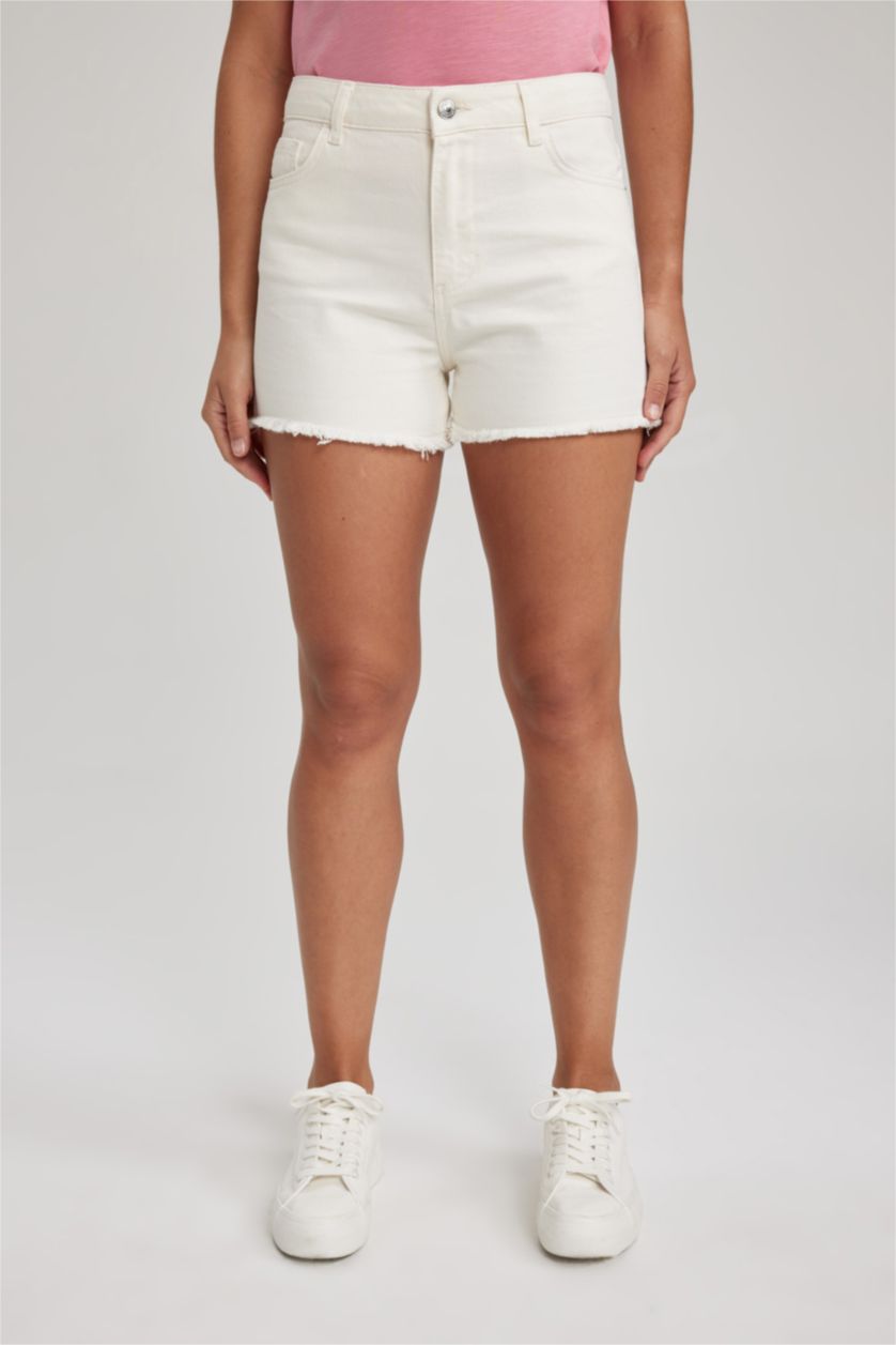 Kadın Beyaz Yüksek Bel Kesik Uç Paça Beyaz Jean %100 Pamuk Şort