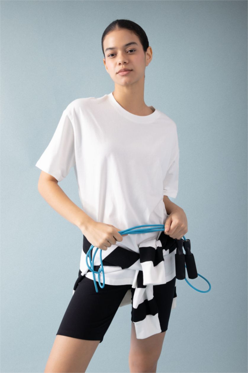 Woman White Oversize Fit Short Sleeve T-Shirt